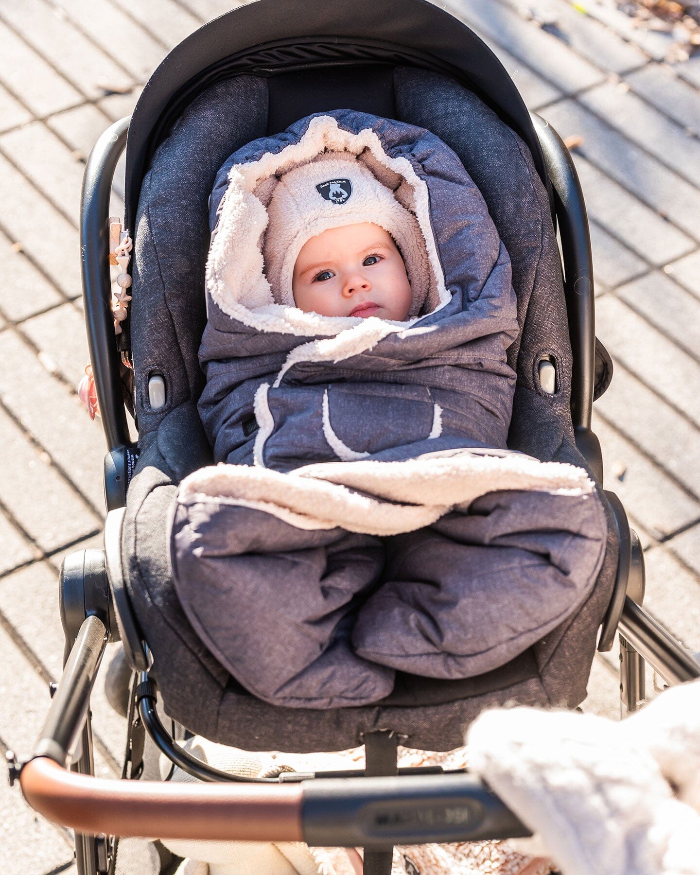 Snuggly Wrap Black For Car Seat And Stroller-3